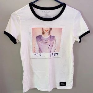 taylor swift 1989 tour tee